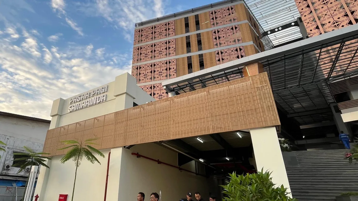 Retribusi pedagang saat ini masih diprioritaskan untuk membiayai operasional dan pemeliharaan pasar sehingga belum menjadi sumber Pendapatan Asli Daerah (PAD). (Ayu/KoranKaltim.com)