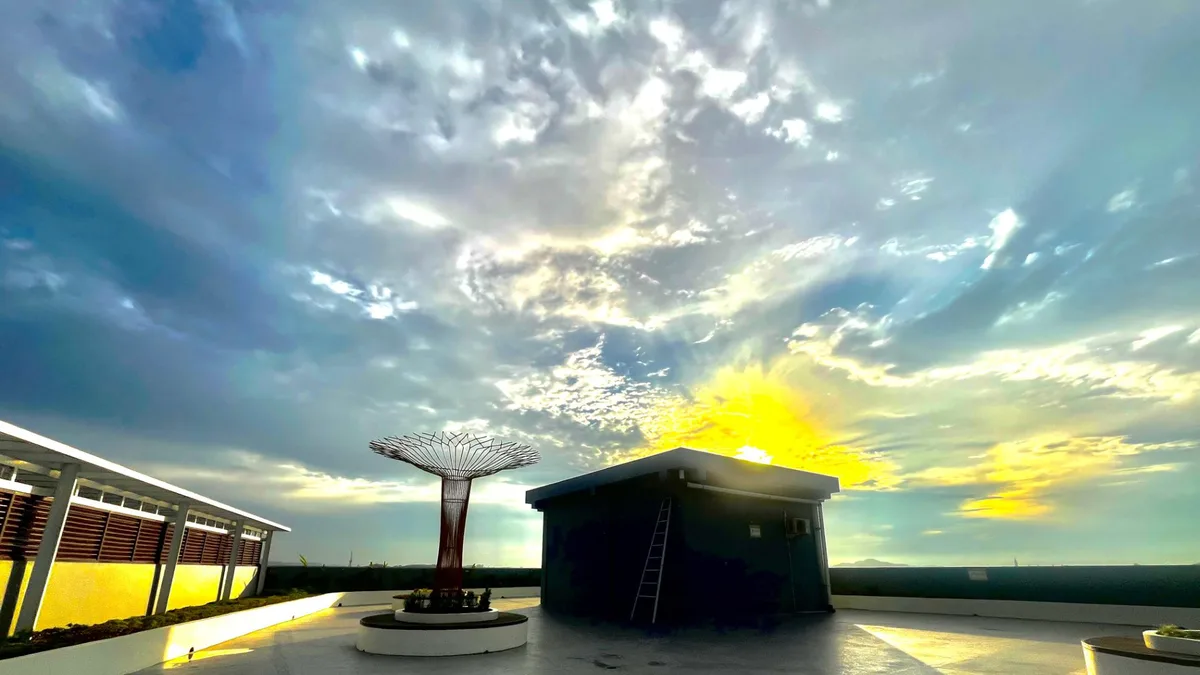 Area rooftop di lantai delapan Pasar Pagi Samarinda direncanakan dikembangkan sebagai kawasan kuliner berpanorama Sungai Mahakam. (Ayu/KoranKaltim.com)