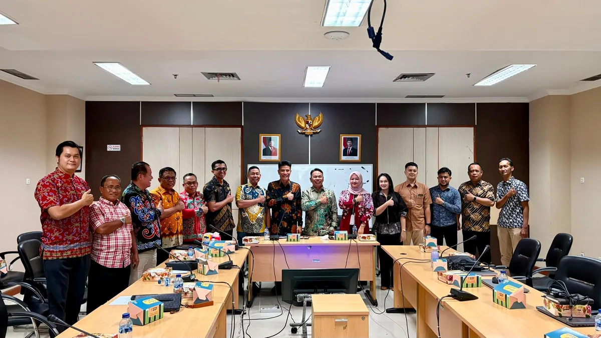 Momen foto bersama di Kantor Kementrian Koperasi RI. (Foto: Istimewa)