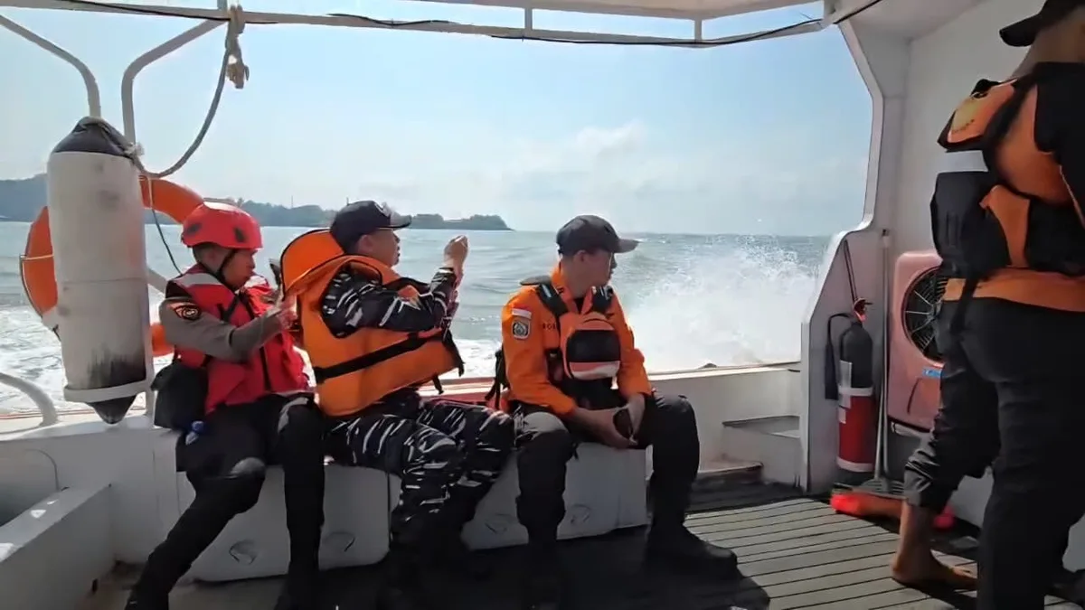 Basarnas Cari Penumpang KM Bukit Siguntang yang Lompat ke Laut