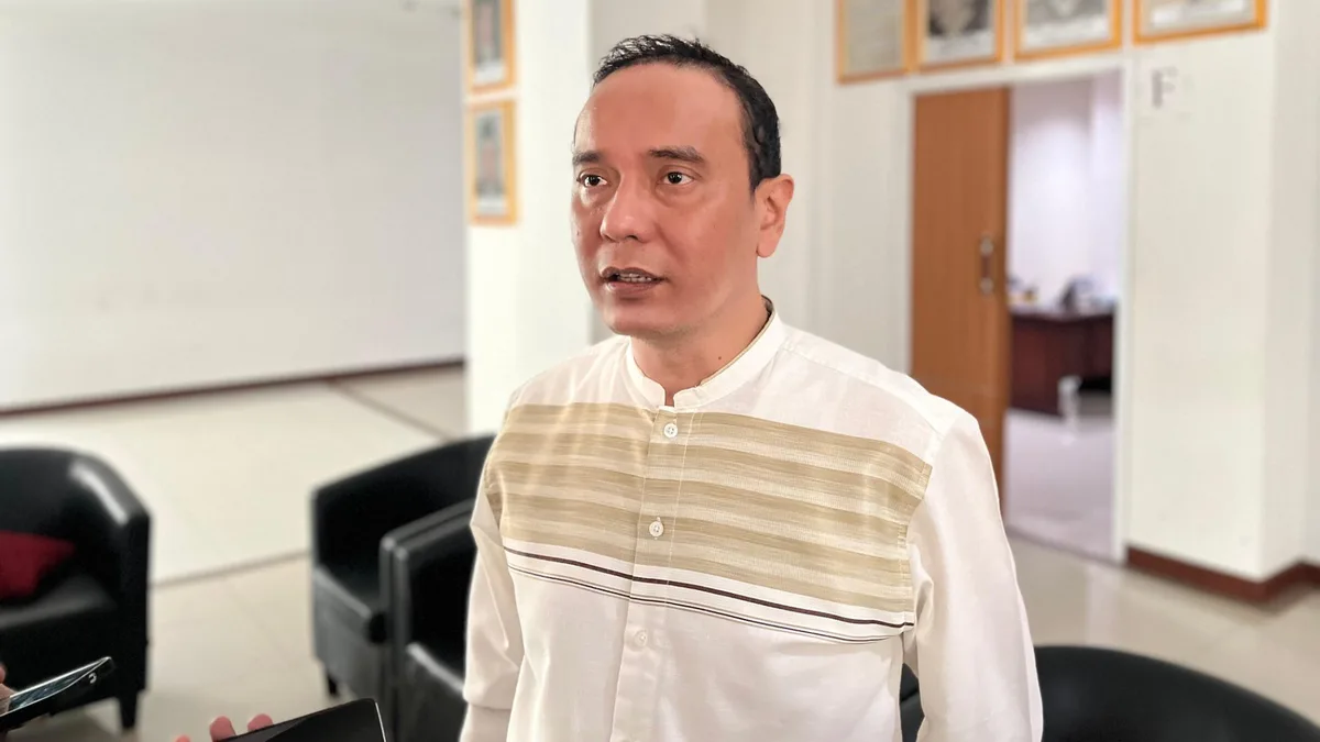 Status Profesi Tetap Melekat Meski di Luar Jam Kerja, Komisi IV Minta Tenaga Kesehatan Jaga Sikap Komunikasi