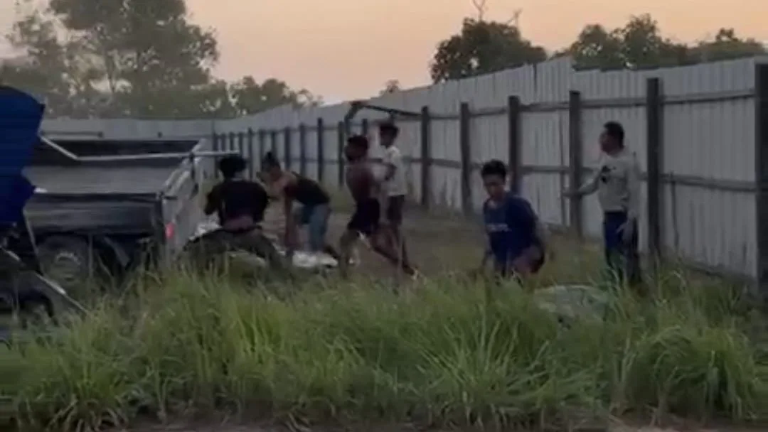 insiden perkelahian di Desa Liang, Kecamatan Kota Bangun. (Dok.Tangkapan Layar/Video)