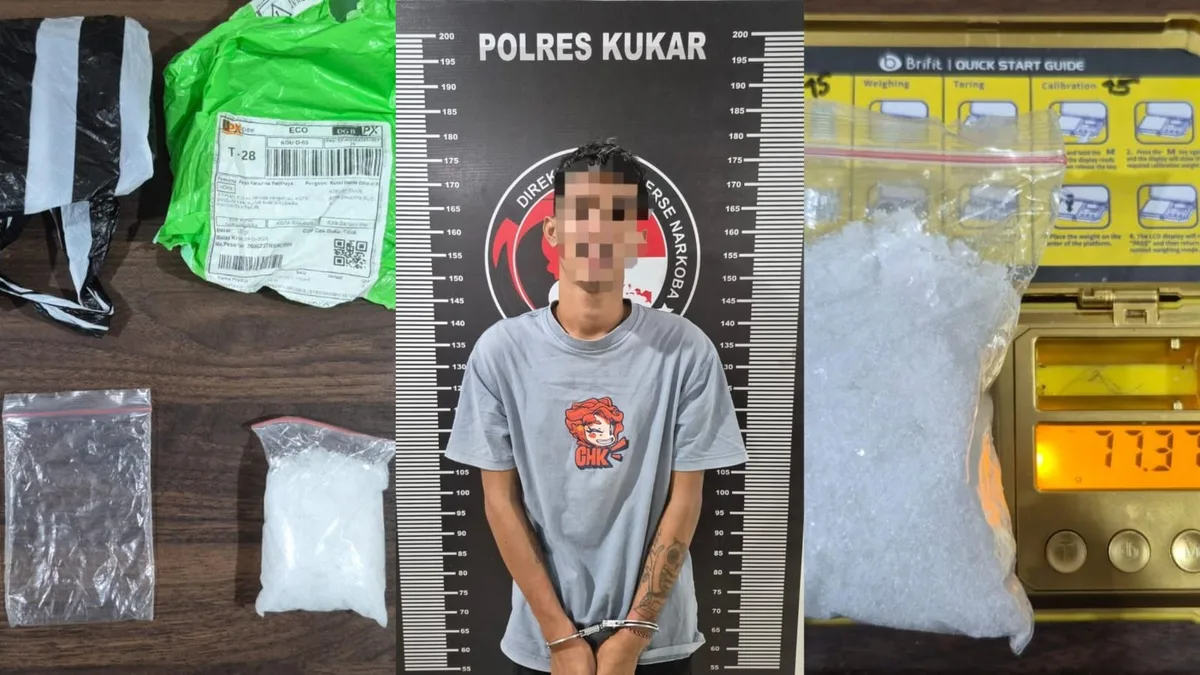 Pelaku dan barang bukti yang telah diamankan Polisi. (Dok. Polres Kukar)