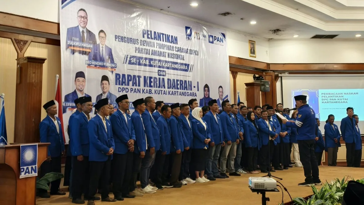 Pelantikan pengurus DPC PAN se-Kukar di Hotel Grand Elty Singgasana, Kecamatan Tenggarong. (Foto: Muhammad Anshori/KoranKaltim.com)
