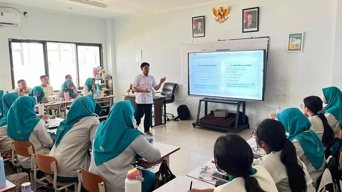 Potret anak didik di SMA Negeri 10 ketika mengikuti prosesi belajar dan mengajar di kelas. (Foto: Ayu/Korankaltim.com)