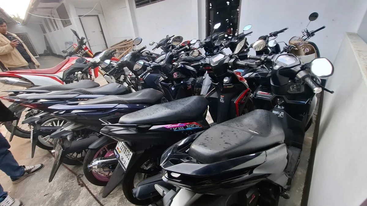 Belasan motor yang telah disita Satlantas Kukar. (Foto: Muhammad Anshori/KoranKaltim.com)