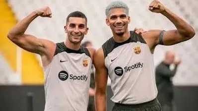 Barcelona Pinjamkan Ronald Araujo ke Liverpool, Ferran Torres ke PSG