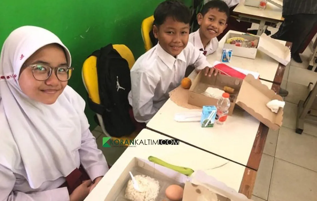 Pelajar di Kukar Belajar Daring, Pasokan MBG Tetap Berjalan