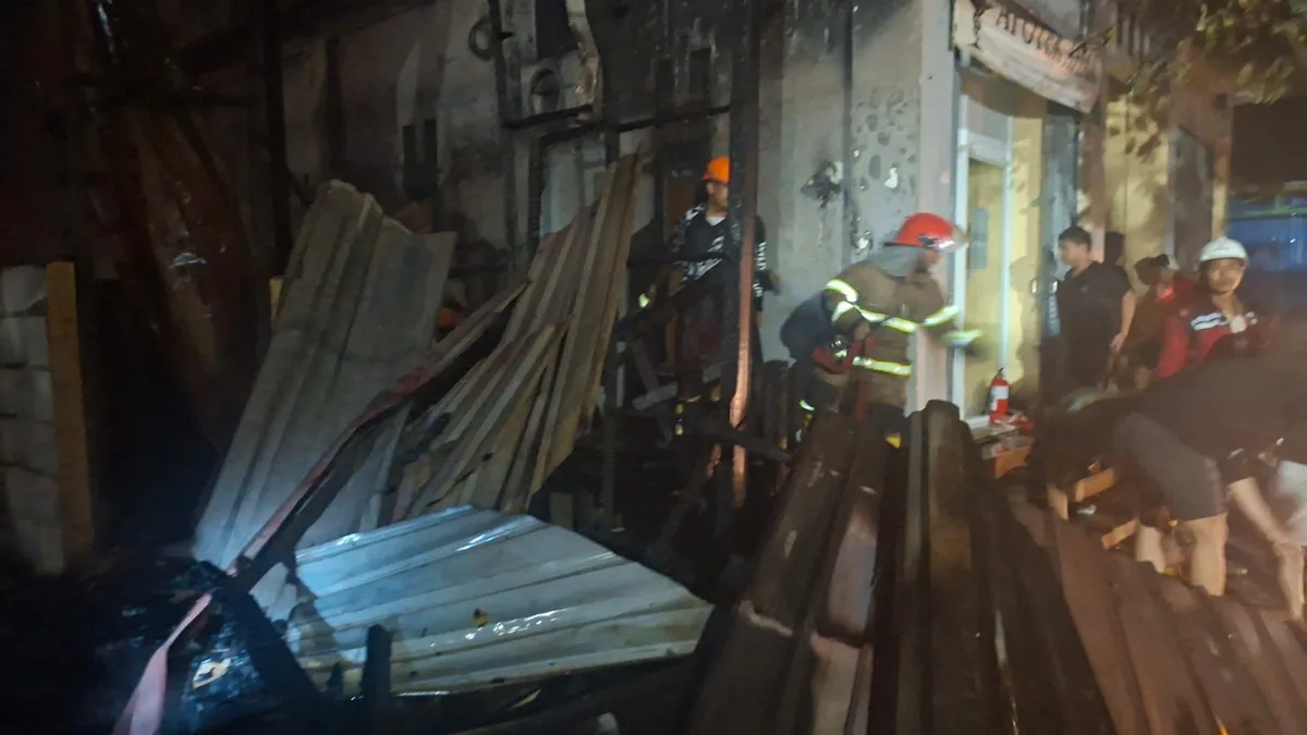 Bangsalan dan Ruko di Loa Janan Terbakar, Lima KK Kehilangan Tempat Tinggal