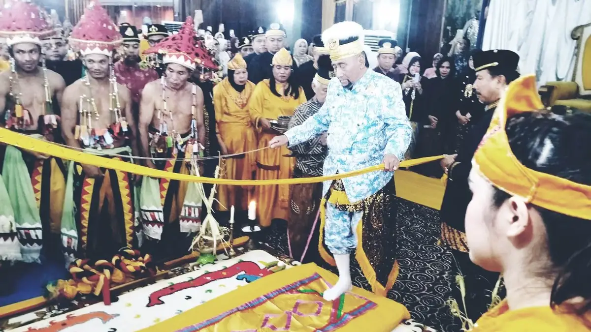 Bupati Kukar Apresiasi Bepelas, Tradisi Sakral yang Terus Dijaga di Erau 2026