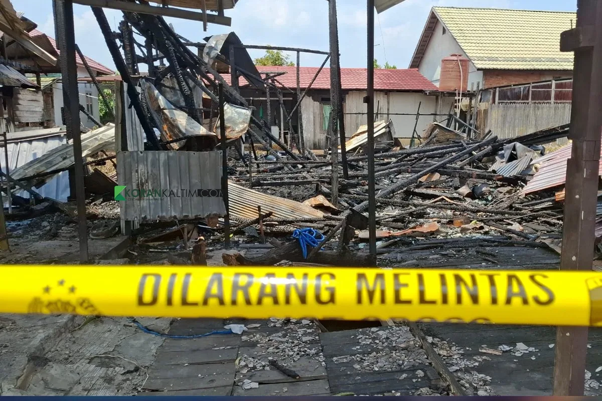 Polisi Selidiki Penyebab Kebakaran Lapak Bubur Ayam di Jalan Pesut