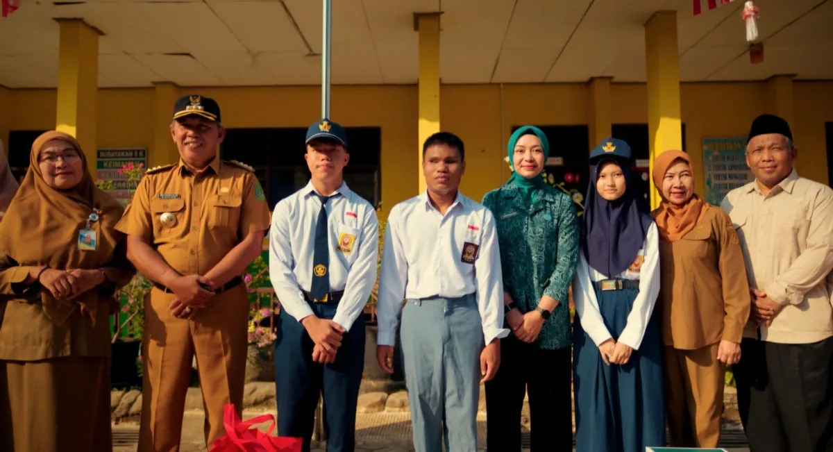 216 Siswa SLB Tenggarong Terima Peralatan Sekolah hingga Sembako