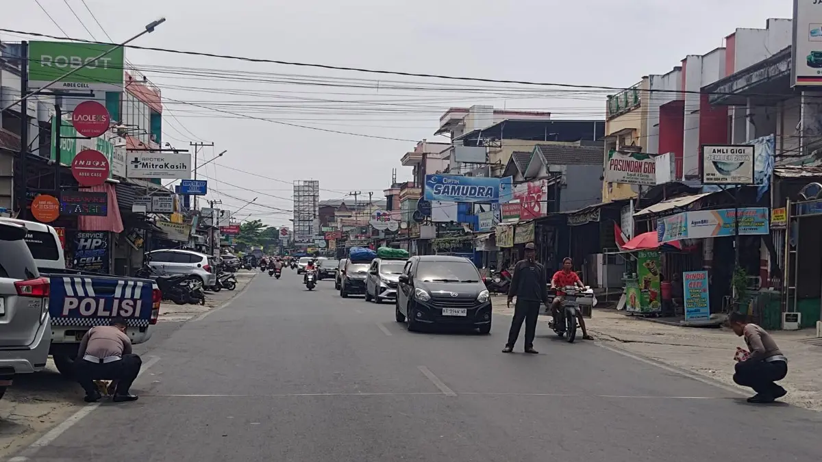 Pihak kepolisian saat melakukan olah TKP awal (dok Satlantas Polresta Samarinda)