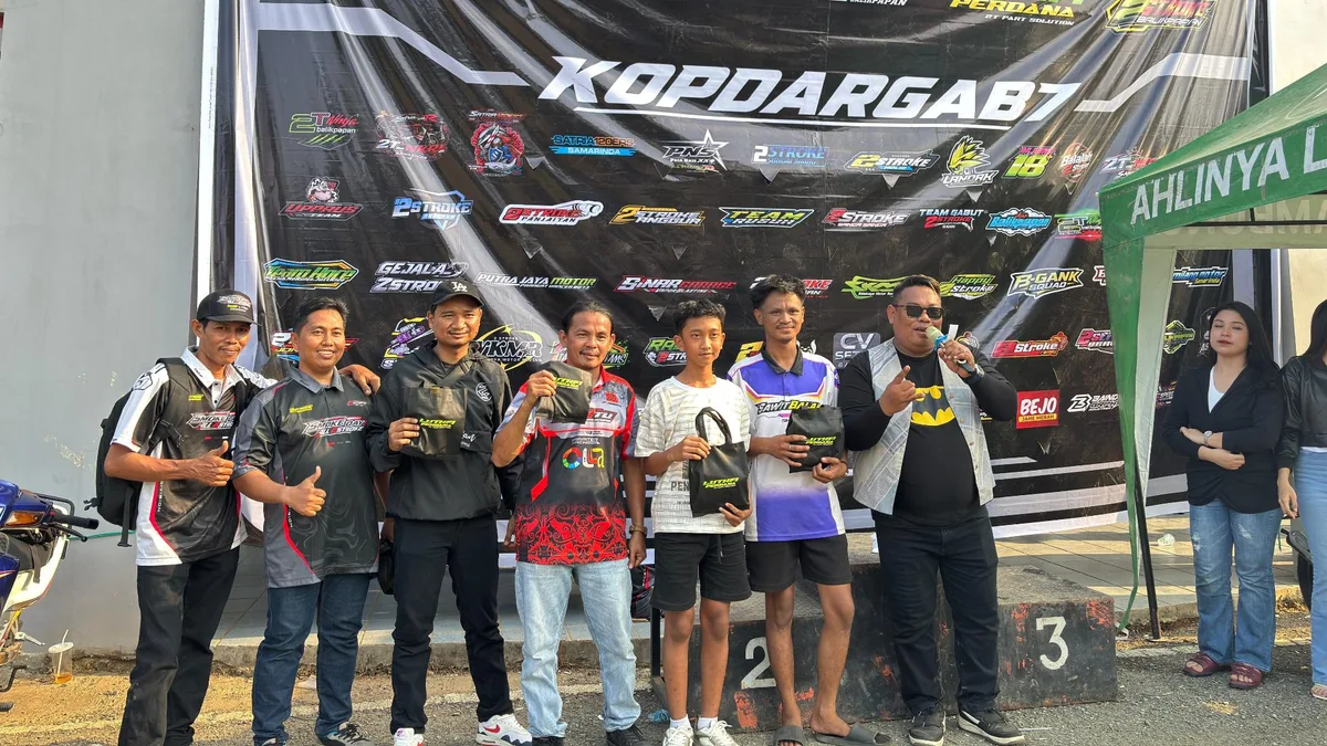 Kemeriahan Kopdargab ke-7 2 Strok Kaltim di Sirkuit Kalan. (Foto: Heri/Korankaltim.com)