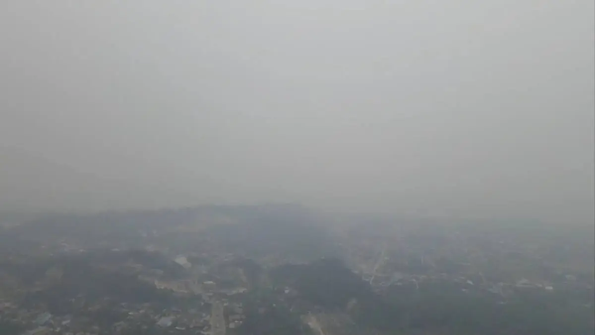 Udara di Samarinda Masuk Level Sangat Tidak Sehat, Jarak Pandang Bandara APT Pranoto Turun
