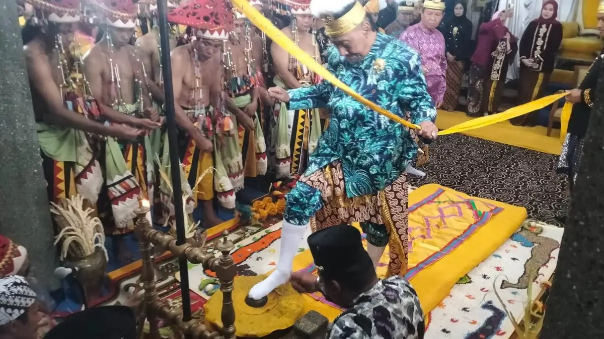 Lima Dentuman Meriam Meriahkan Bepelas Malam Kelima Erau 2026