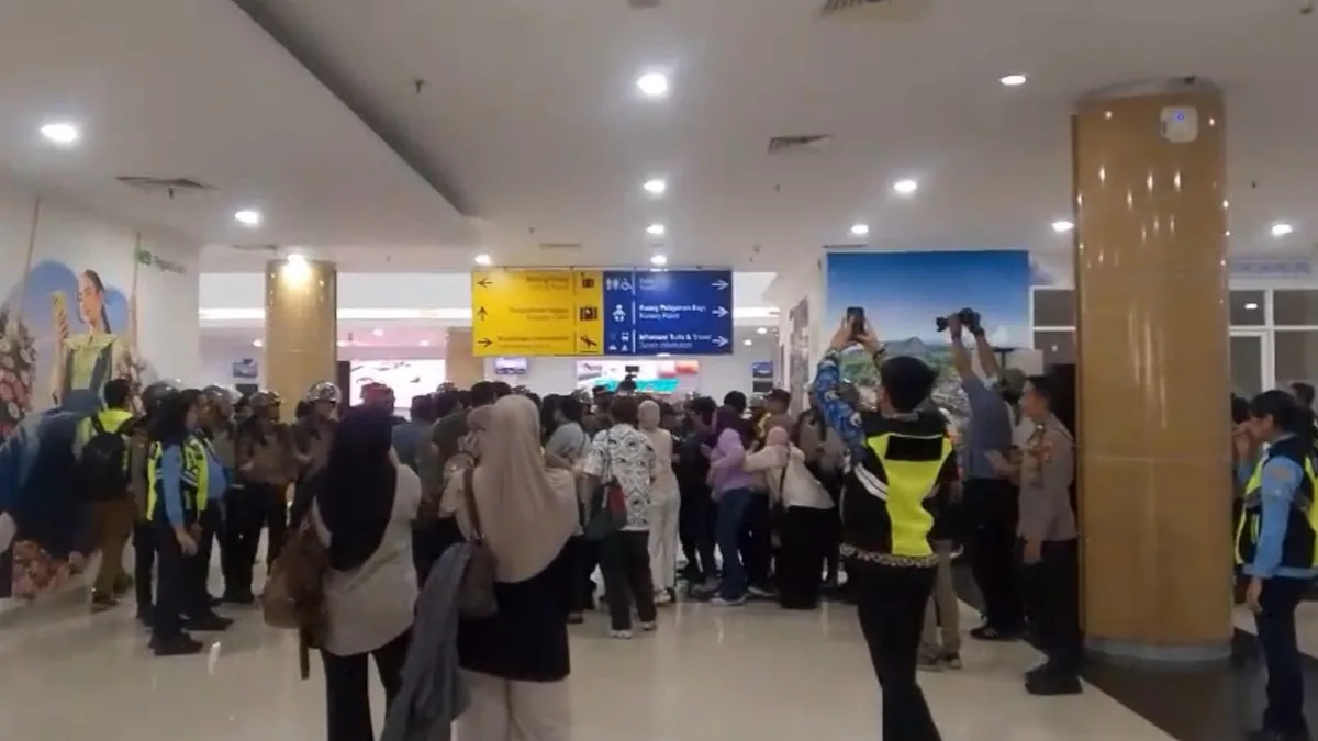 Tangkapan Layar Video simulasi keributan di APT Pranoto Samarinda viral di media sosial. (Foto: Istimewa)