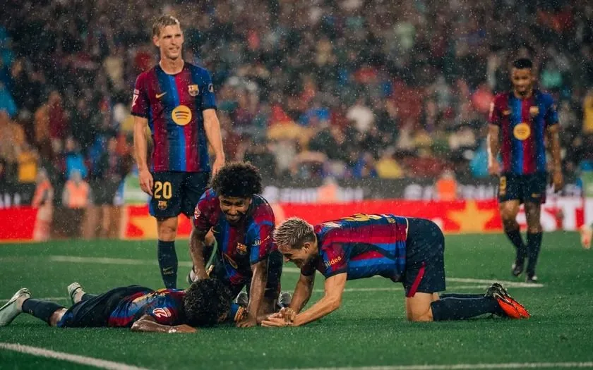 Barcelona Jaga Rekor Sempurna